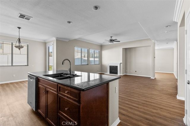 820 Volande Court, Perris, CA 92571