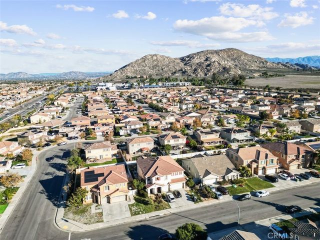 820 Volande Court, Perris, CA 92571