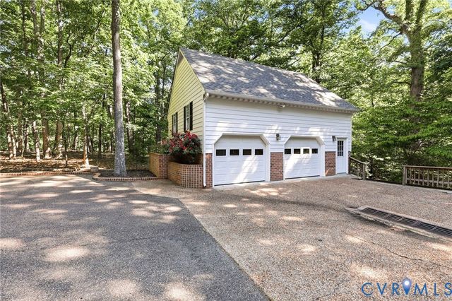 3201 E Brigstock Rd, Chesterfield, VA 23113