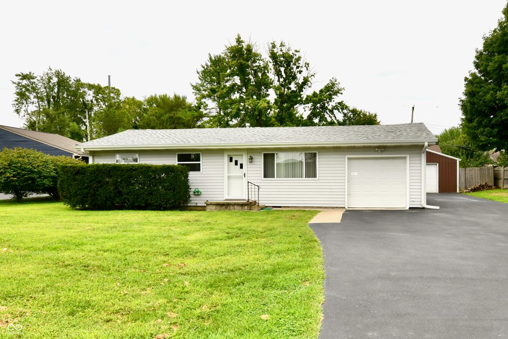 3813 W Smith Valley Road, Greenwood, IN 46142