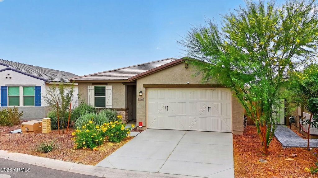 Image 1 of property listing at 41590 W DUSTY CREEK Drive, Maricopa, AZ 85138