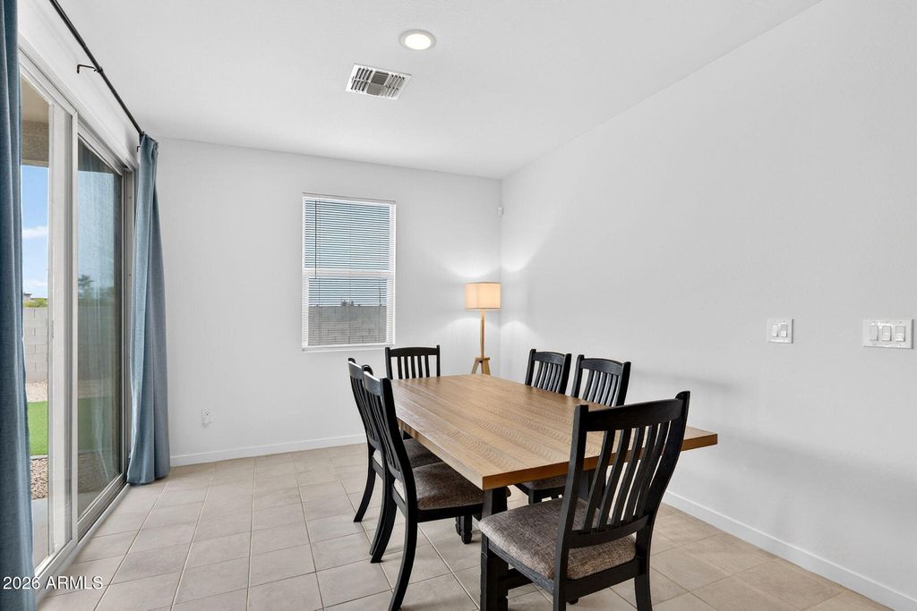 Image 12 of property listing at 41590 W DUSTY CREEK Drive, Maricopa, AZ 85138