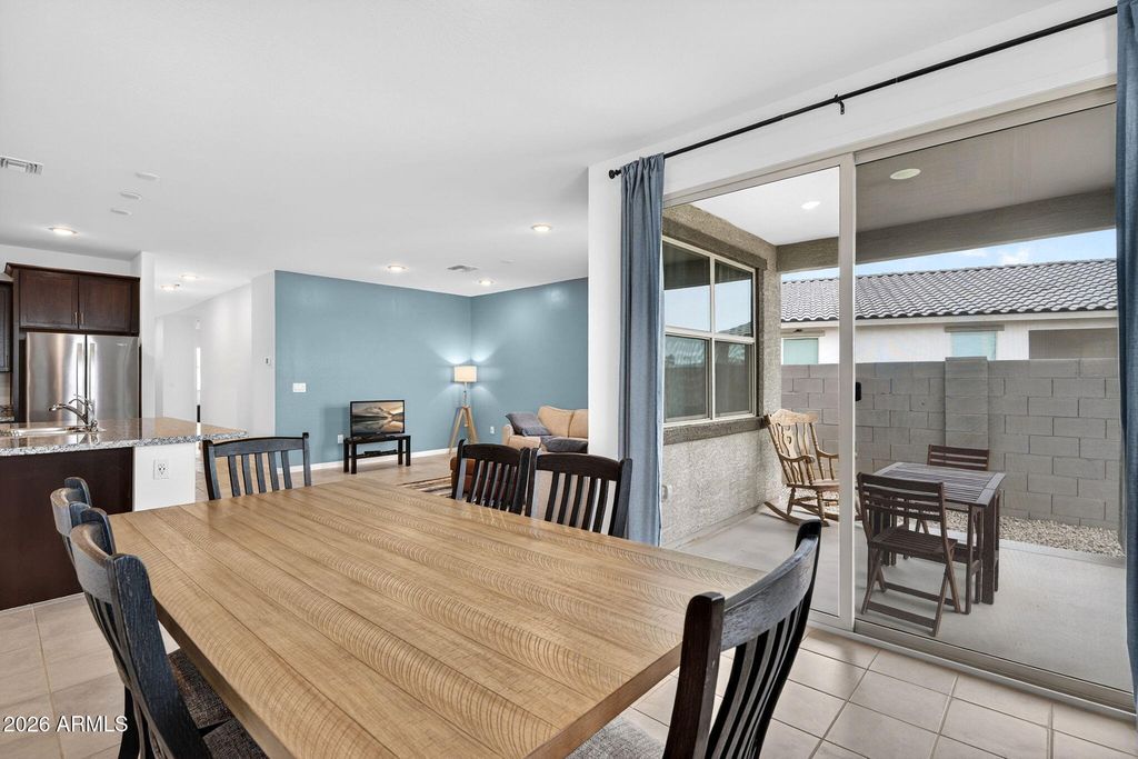 Image 13 of property listing at 41590 W DUSTY CREEK Drive, Maricopa, AZ 85138