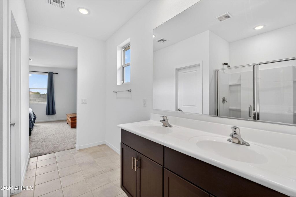 Image 21 of property listing at 41590 W DUSTY CREEK Drive, Maricopa, AZ 85138