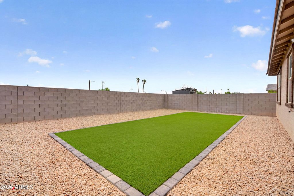 Image 33 of property listing at 41590 W DUSTY CREEK Drive, Maricopa, AZ 85138