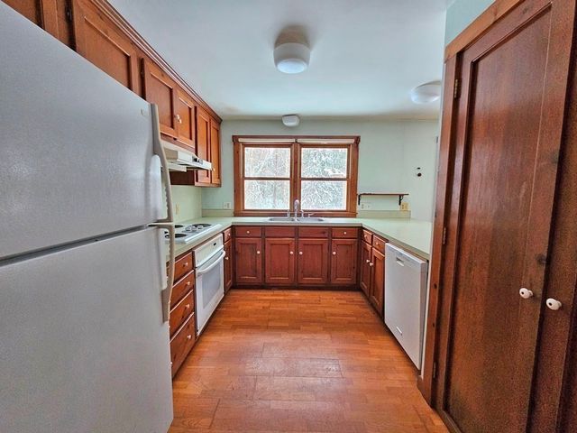 12 Ferry Rd, Montague, MA 01351