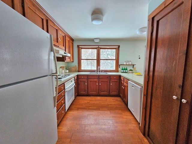 12 Ferry Rd, Montague, MA 01351