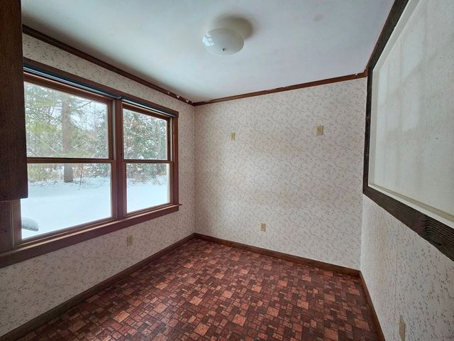 12 Ferry Rd, Montague, MA 01351