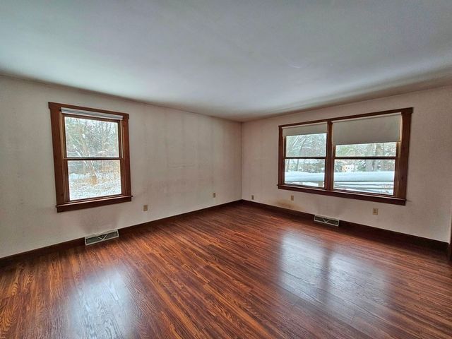 12 Ferry Rd, Montague, MA 01351