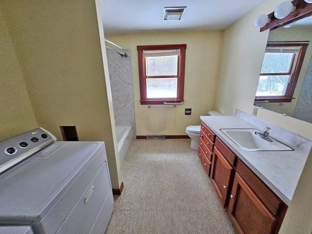 12 Ferry Rd, Montague, MA 01351