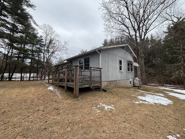 12 Ferry Rd, Montague, MA 01351