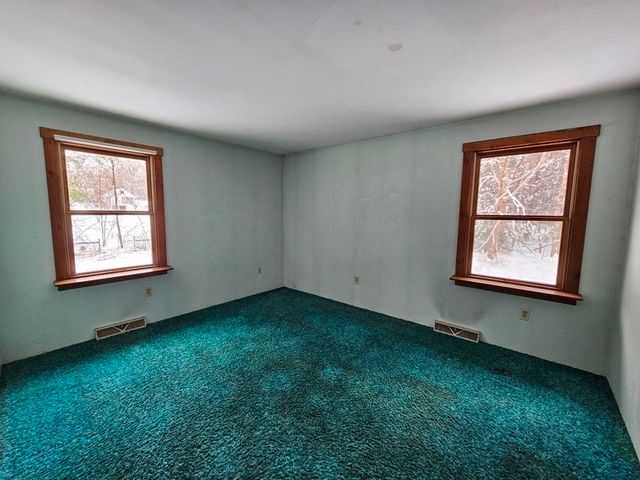 12 Ferry Rd, Montague, MA 01351