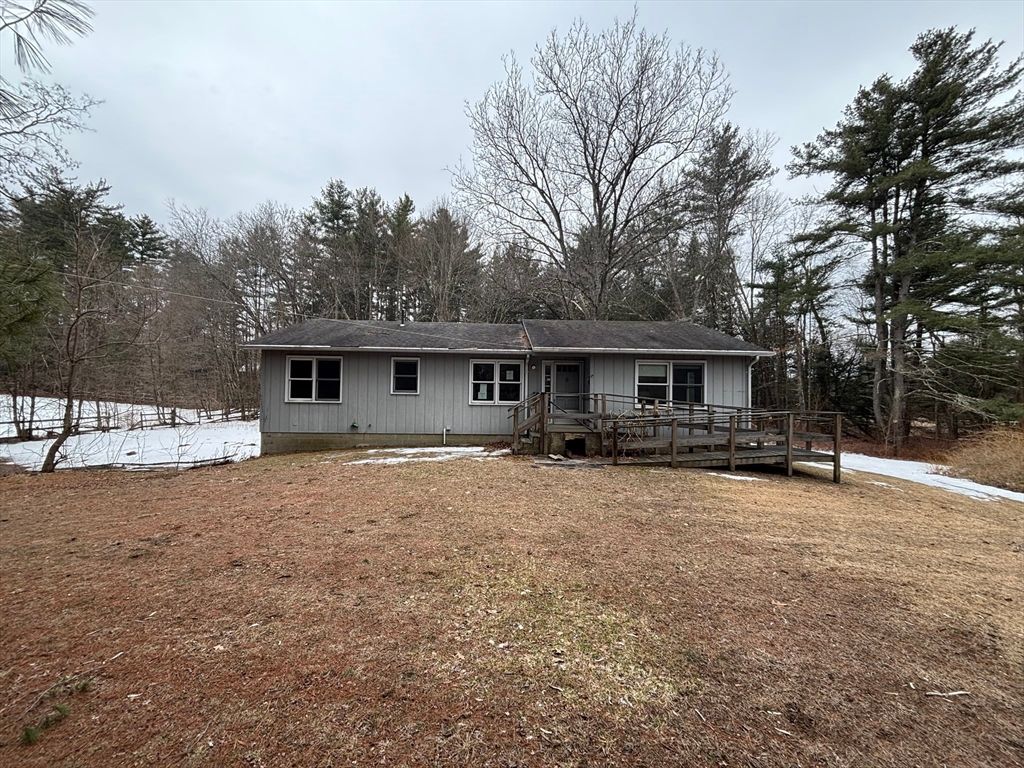 12 Ferry Rd, Montague, MA 01351