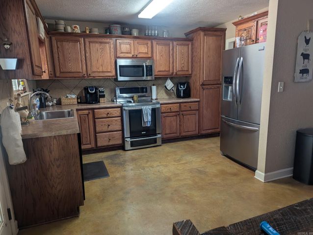 110 QUAIL VALLEY RD, Sherwood, AR 72120