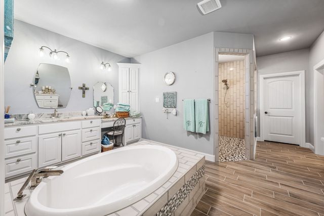 3218 Fountain Way, Granbury, TX 76049