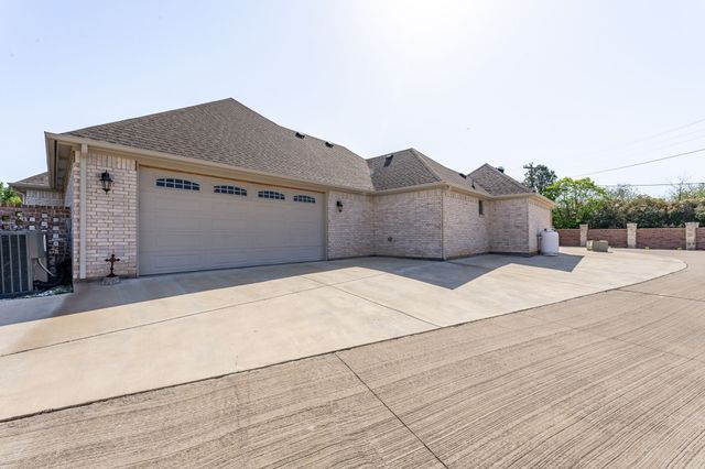 3218 Fountain Way, Granbury, TX 76049