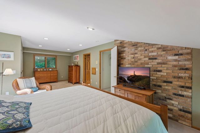 5845 Ridge Road, Shorewood, MN 55331