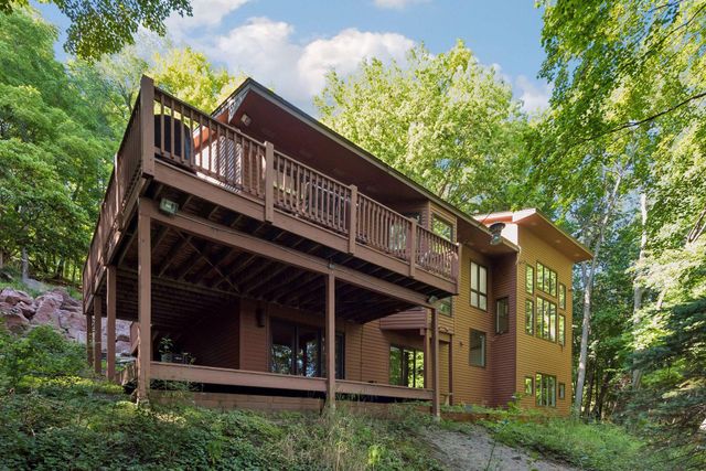 5845 Ridge Road, Shorewood, MN 55331