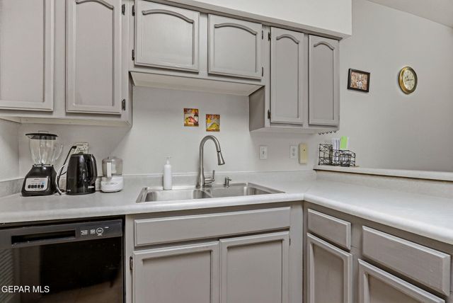 3320 Tierra Nevada Drive, El Paso, TX 79938