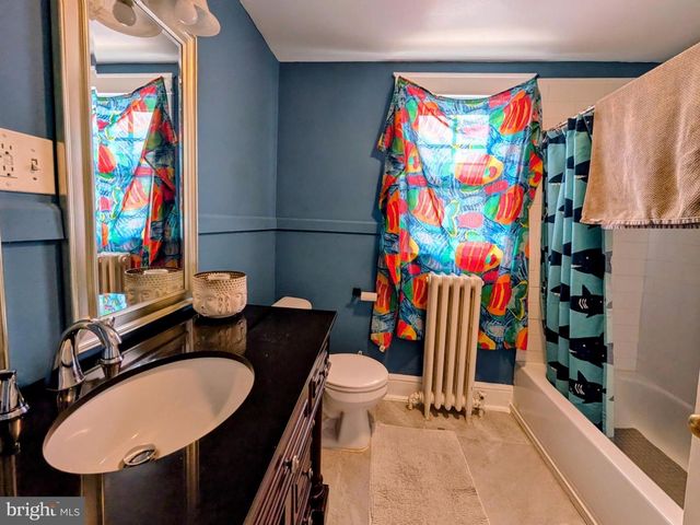 8 W 11TH ST, Front Royal, VA 22630