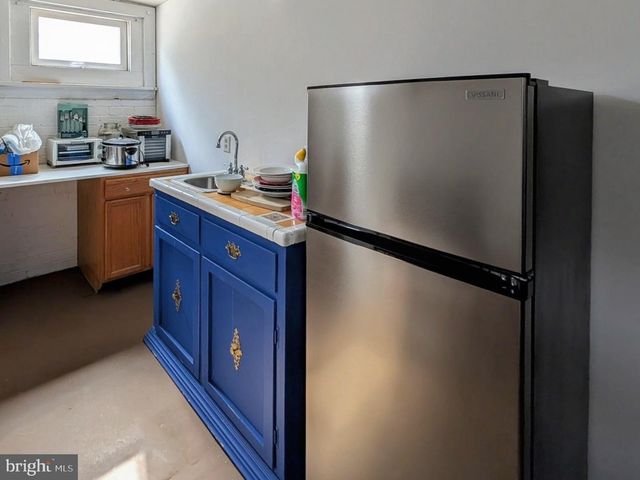 8 W 11TH ST, Front Royal, VA 22630