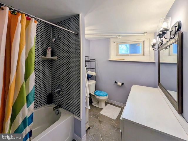 8 W 11TH ST, Front Royal, VA 22630