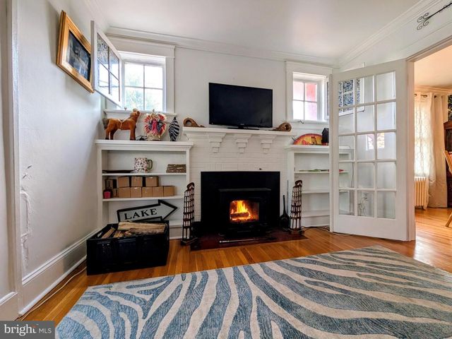 8 W 11TH ST, Front Royal, VA 22630