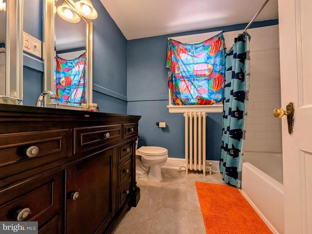 8 W 11TH ST, Front Royal, VA 22630