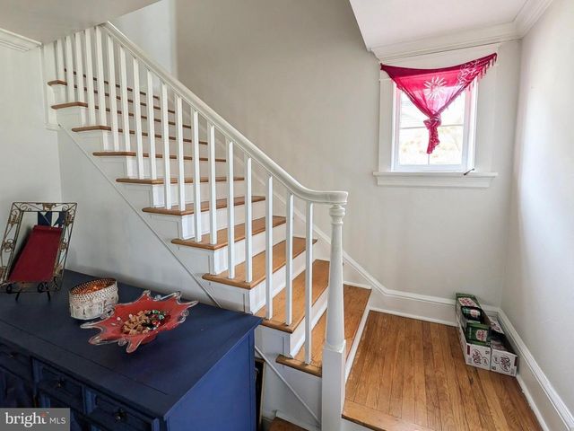 8 W 11TH ST, Front Royal, VA 22630