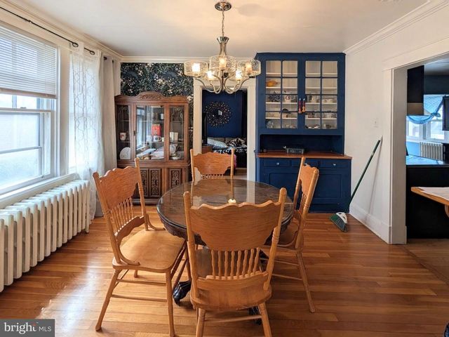 8 W 11TH ST, Front Royal, VA 22630