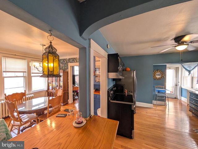 8 W 11TH ST, Front Royal, VA 22630