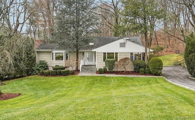 6 Robins Roost, Rye Brook, NY 10573