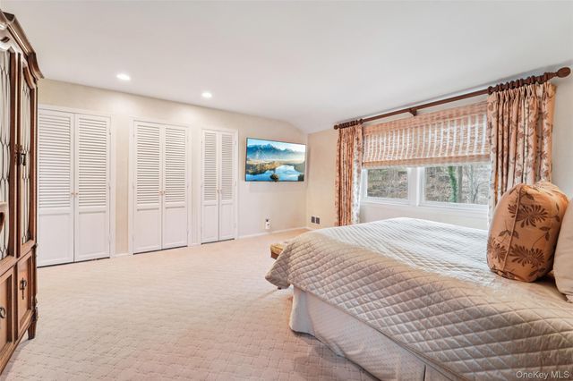 6 Robins Roost, Rye Brook, NY 10573