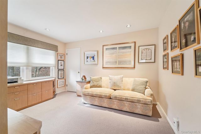 6 Robins Roost, Rye Brook, NY 10573