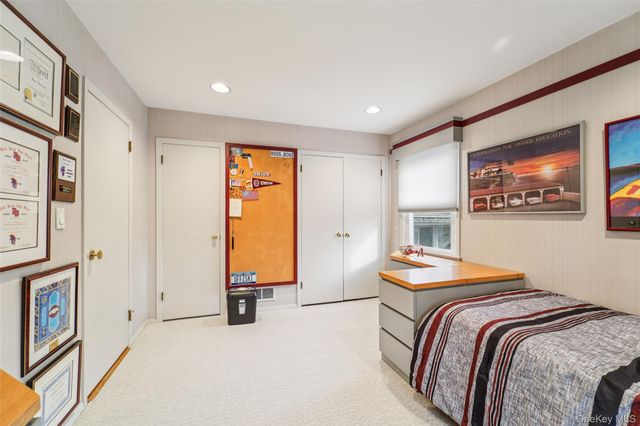 6 Robins Roost, Rye Brook, NY 10573