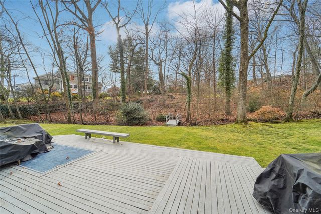 6 Robins Roost, Rye Brook, NY 10573