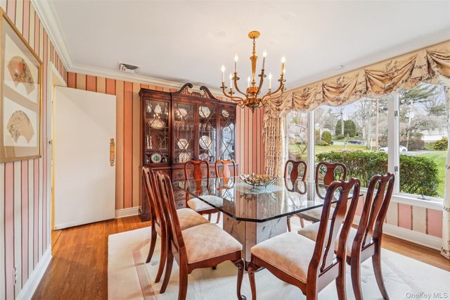 6 Robins Roost, Rye Brook, NY 10573