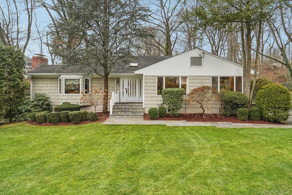 6 Robins Roost, Rye Brook, NY 10573