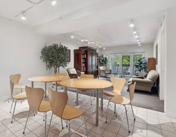 620 Homewood Avenue 405, Highland Park, IL 60035