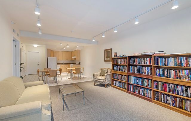 620 Homewood Avenue 405, Highland Park, IL 60035