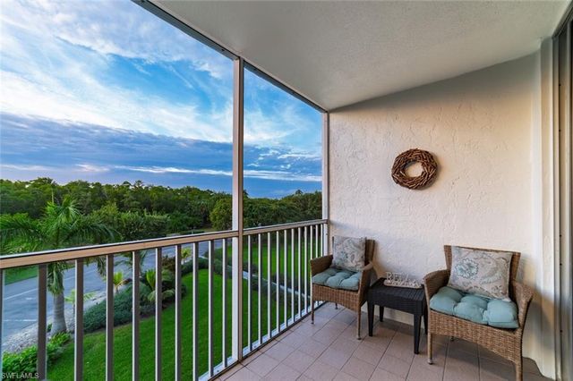 5 Bluebill Ave Apt 405, Naples, FL 34108