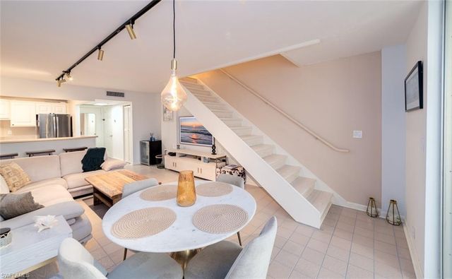 5 Bluebill Ave Apt 405, Naples, FL 34108