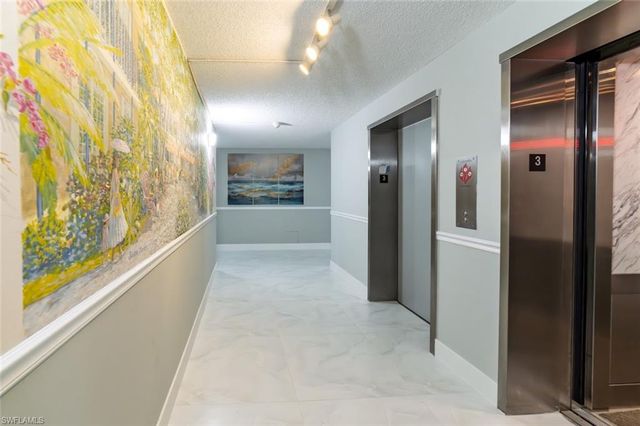 5 Bluebill Ave Apt 405, Naples, FL 34108