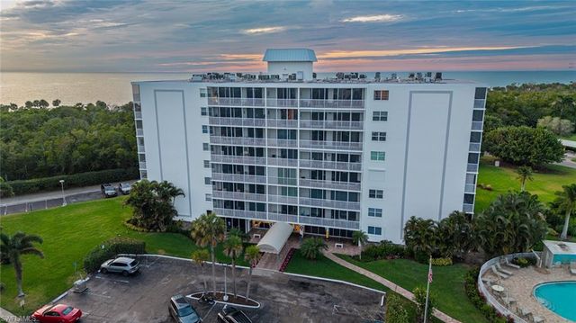 5 Bluebill Ave Apt 405, Naples, FL 34108