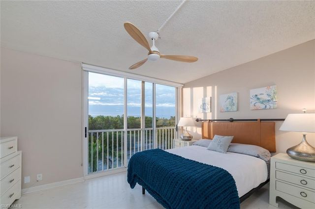 5 Bluebill Ave Apt 405, Naples, FL 34108