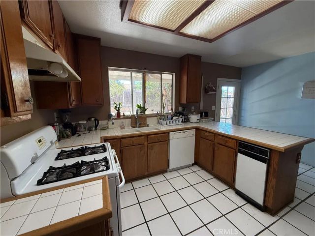 1312 Wrigley, Perris, CA 92571