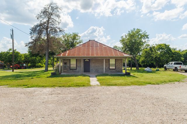 2011 S Westmoreland, Glenn Heights, TX 75154
