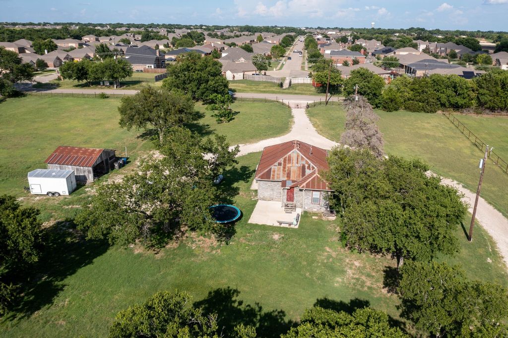 2011 S Westmoreland, Glenn Heights, TX 75154