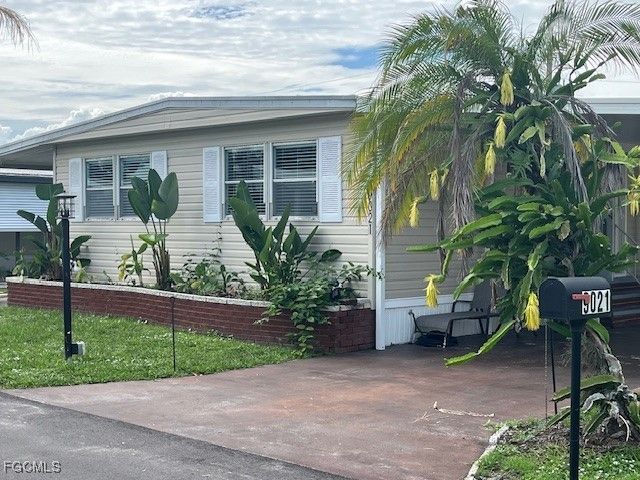 9021 Flamingo CIR, North Fort Myers, FL 33903