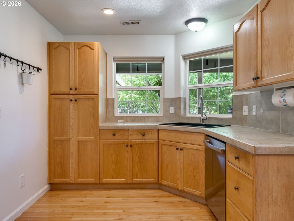Image 23 of property listing at 462 Sw KAUER Dr, Mc Minnville, OR 97128